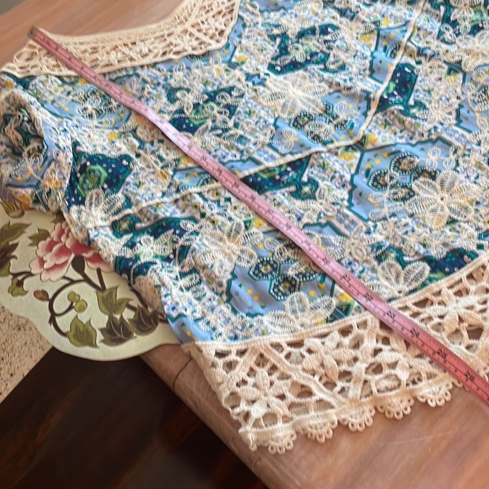 Solitaire Embroidered Bohemian Tunic! 3/4 Sleeve! Lace trim! Like new! Medium - Picture 12 of 13